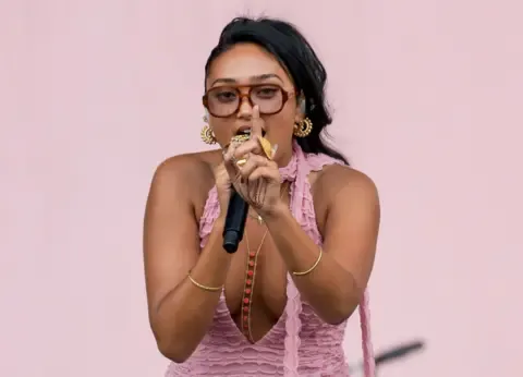 The singer-songwriter Letting Go of Flawless Standards – Her Music Grows Stronger for It