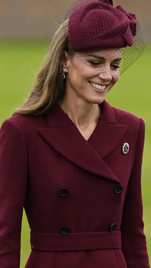 Melania’s Hat, Catherine’s Feather Brooch and Other Remarkable Looks Thus Far